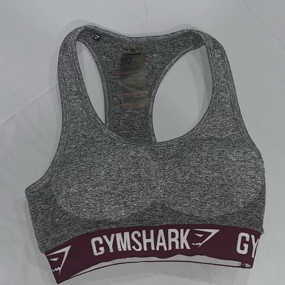 Gymshark Women's Grey and Burgundy Bra size S [ G-14]